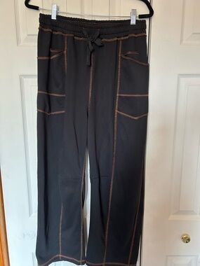 Women’s Black Drawstring slightly cropped,slight barrel leg sweats
